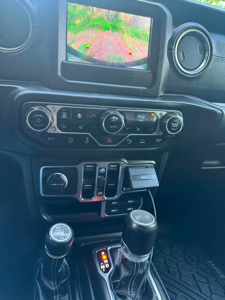 2021 Jeep Wrangler Unlimited Sahara Image