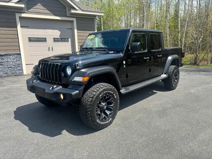 2020 Jeep Gladiator Sport Image