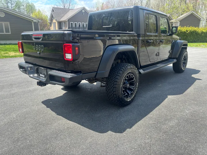 2020 Jeep Gladiator Sport Image