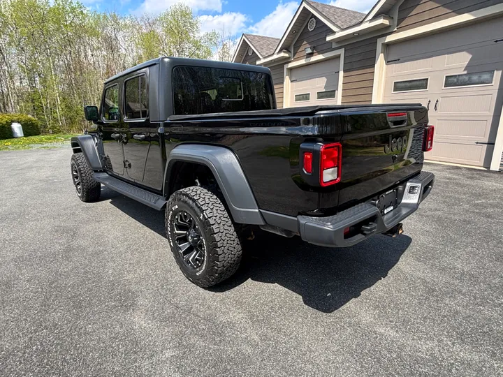 2020 Jeep Gladiator Sport Image