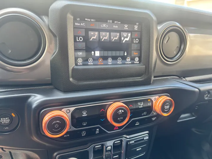 2020 Jeep Gladiator Sport Image