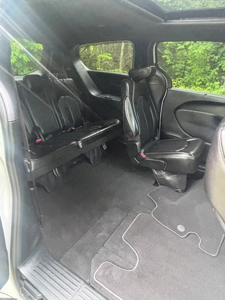2023 Chrysler Pacifica Touring Image