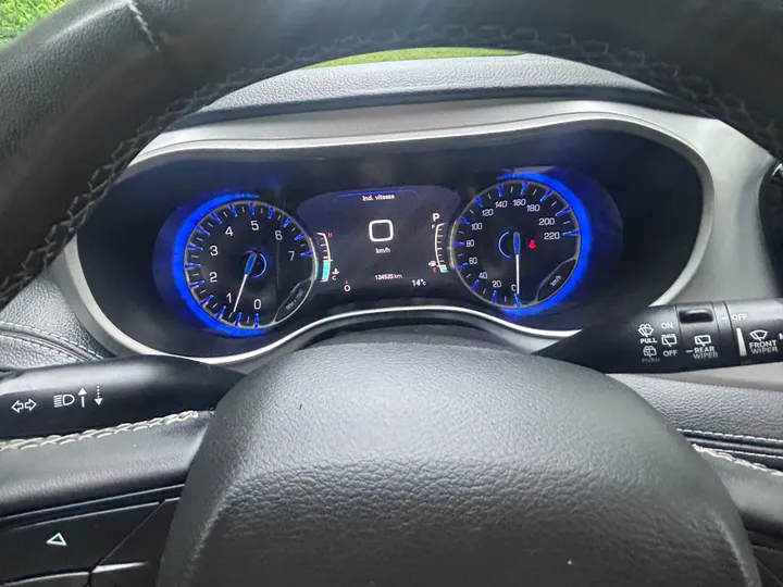2023 Chrysler Pacifica Touring Image