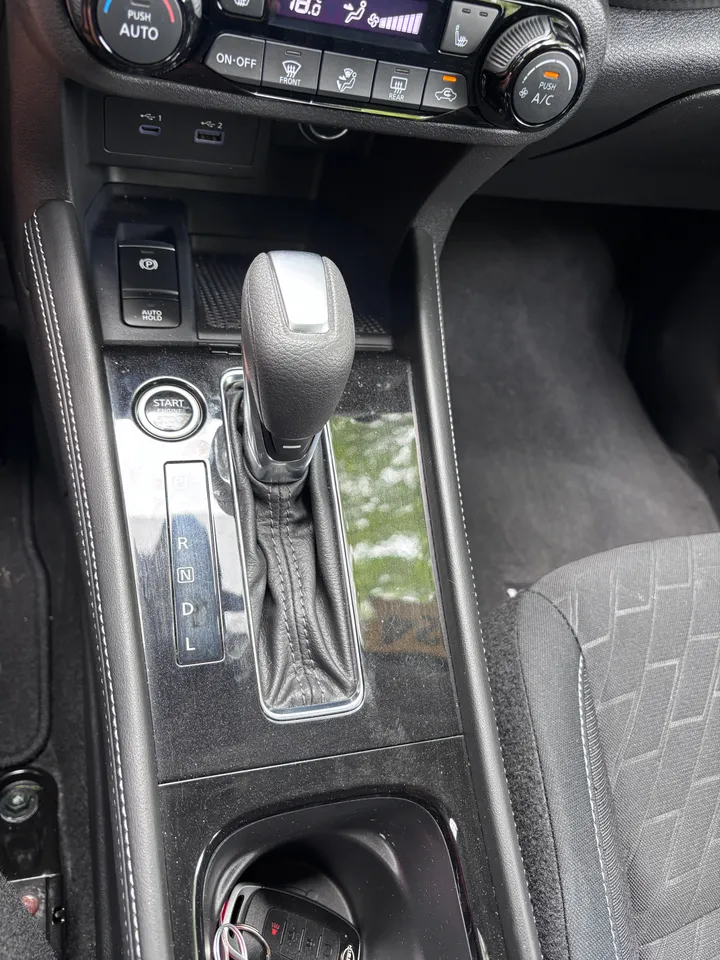 2024 Nissan Kicks SV Image