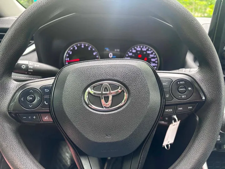 2020 Toyota Rav 4 LE Image