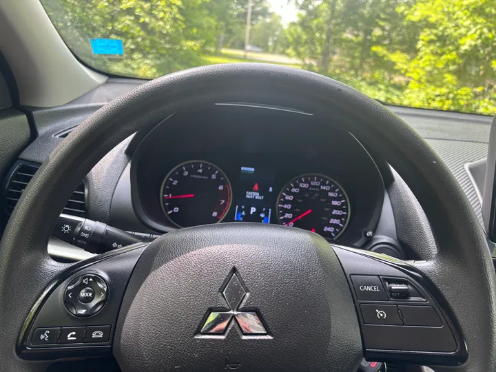 2022 Mitsubishi Eclipse Cross ES Image