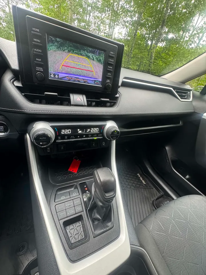 2022 Toyota Corolla XLE Image