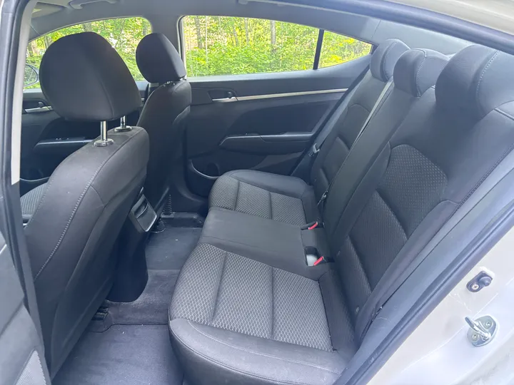 2019 Hyundai Elantra Image