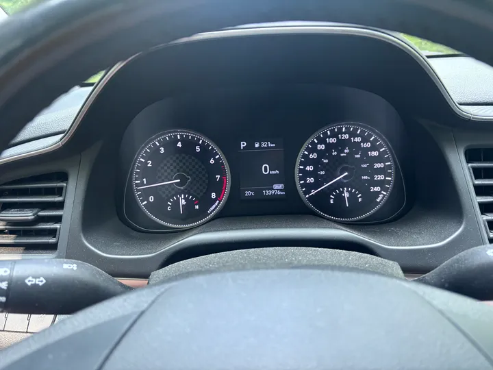 2019 Hyundai Elantra Image