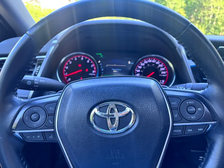 2018 Toyota Camry XSE Image