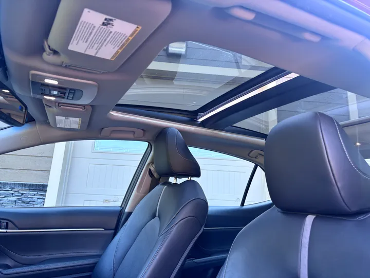 2018 Toyota Camry XSE Image
