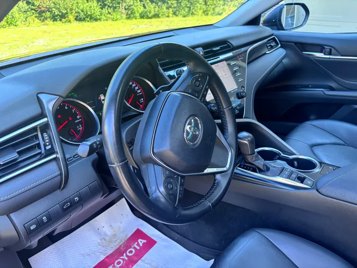 2018 Toyota Camry XSE Image