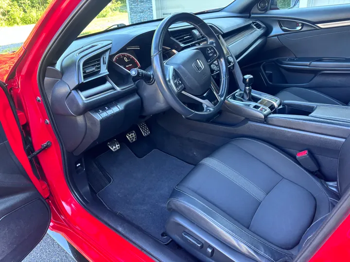 2019 Honda Civic Sport Image