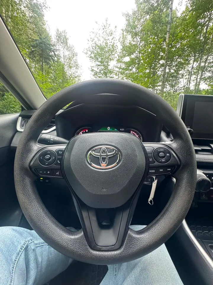 2023 Toyota Rav 4 LE Image
