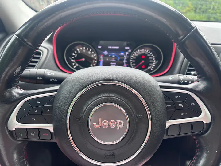 2021 Jeep Compass Trailhawk Image