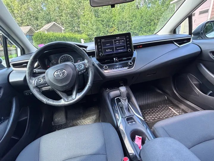 2021 Toyota Corolla LE Image