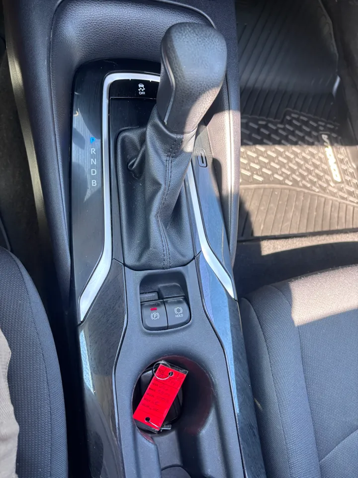 2021 Toyota Corolla LE Image