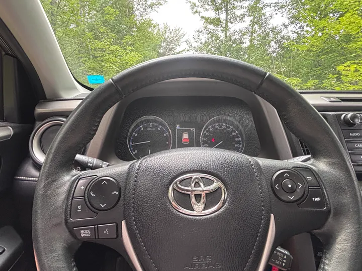 2016 Toyota Rav 4 XLE Image