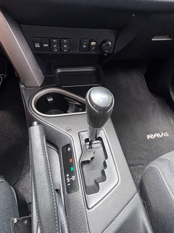 2016 Toyota Rav 4 XLE Image