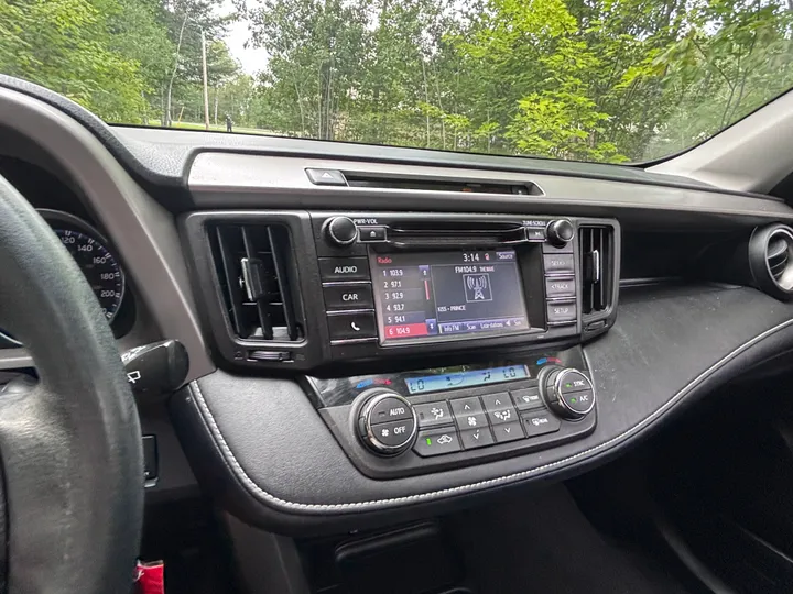 2016 Toyota Rav 4 XLE Image