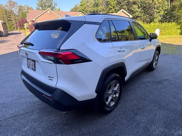 2022 Toyota Rav 4 XLE Image