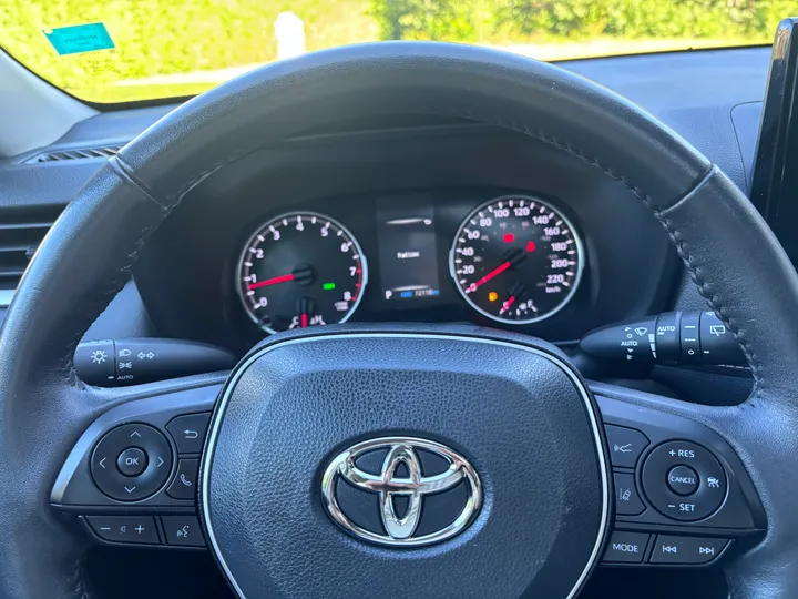 2022 Toyota Rav 4 XLE Image