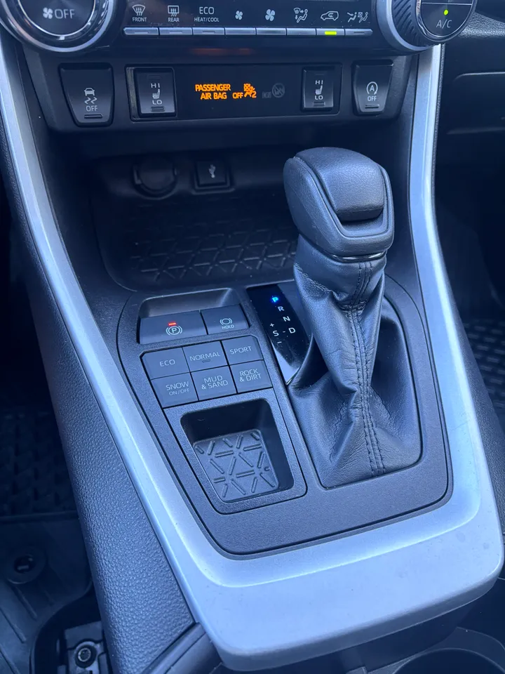 2022 Toyota Rav 4 XLE Image
