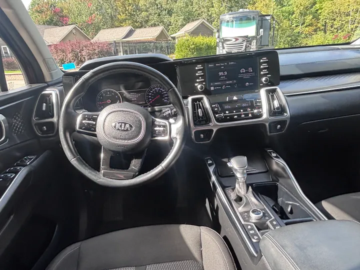 2021 Kia Sorento X-Line Image