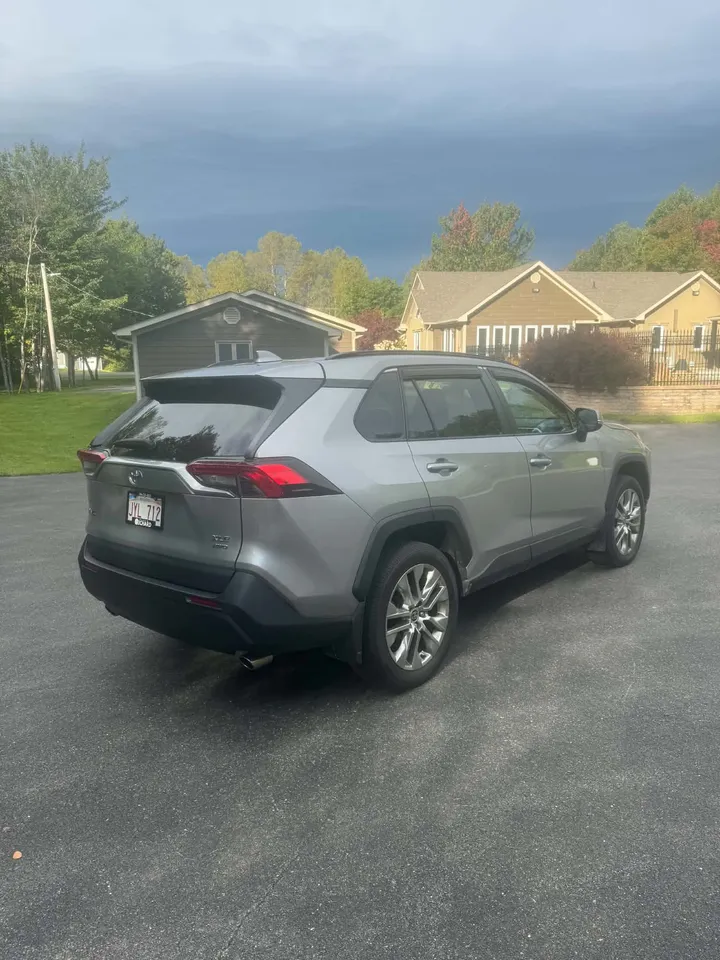2021 Toyota Rav 4 XLE Image