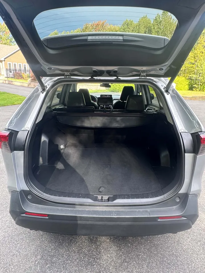 2021 Toyota Rav 4 XLE Image