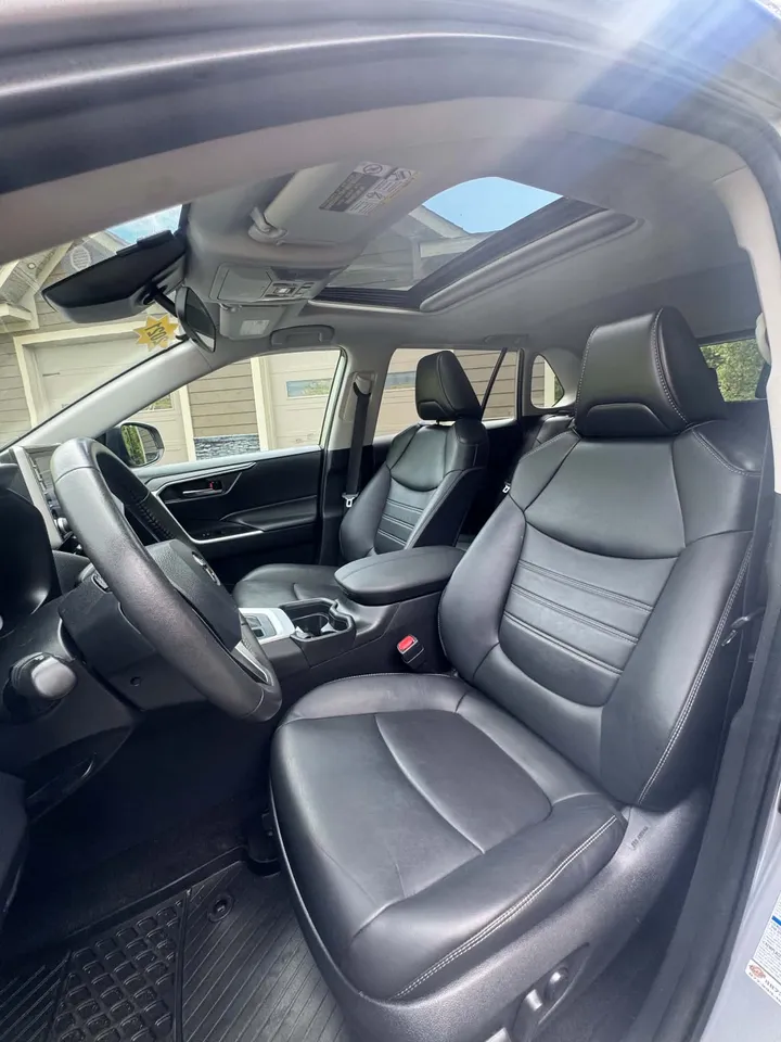 2021 Toyota Rav 4 XLE Image