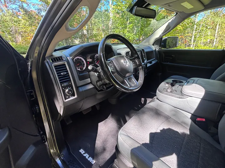 2022 Toyota Corolla LE Image
