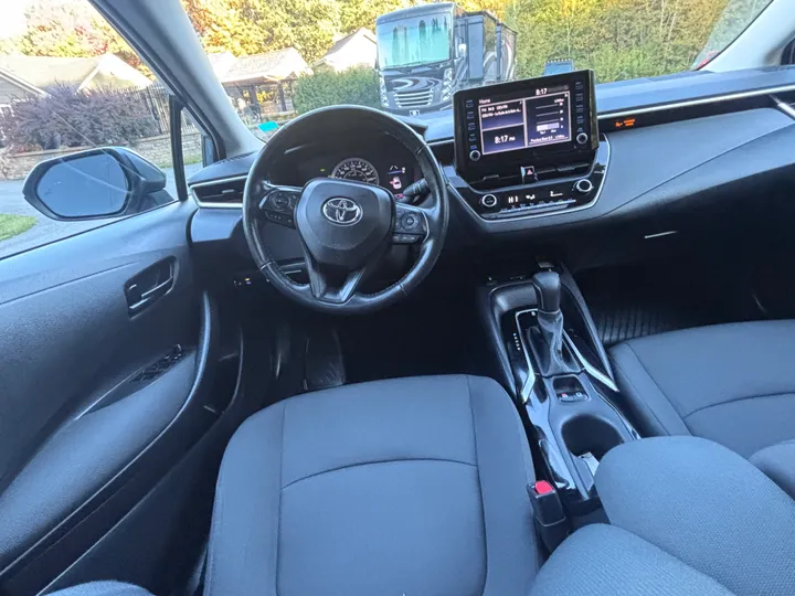 2022 Toyota Corolla LE Image