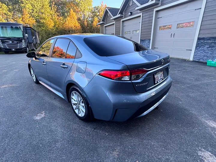 2022 Toyota Corolla LE Image