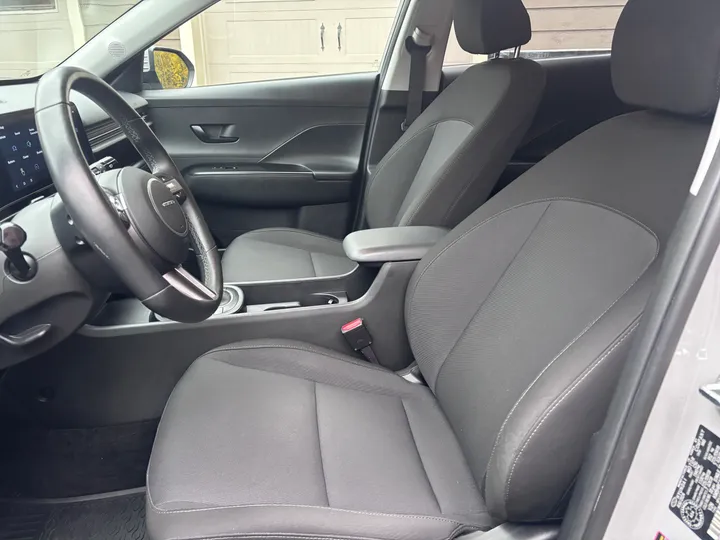 2025 Hyundai Kona Prefered Image