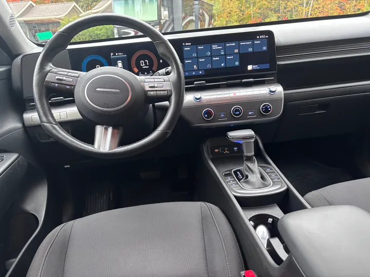 2025 Hyundai Kona Prefered Image