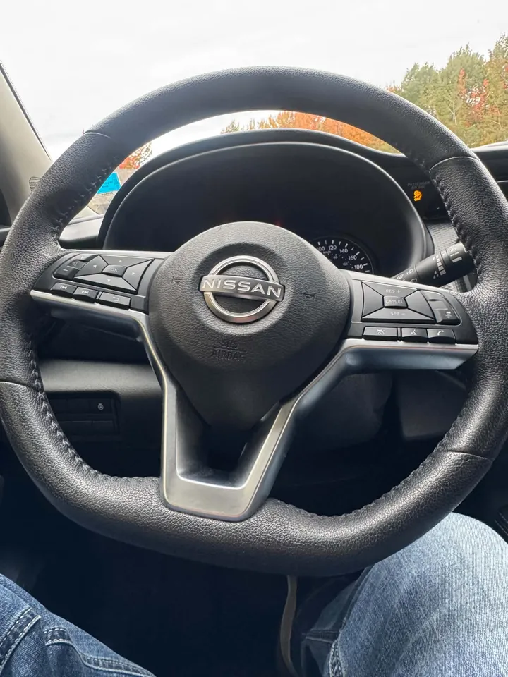 2024 Nissan Kicks SV Image