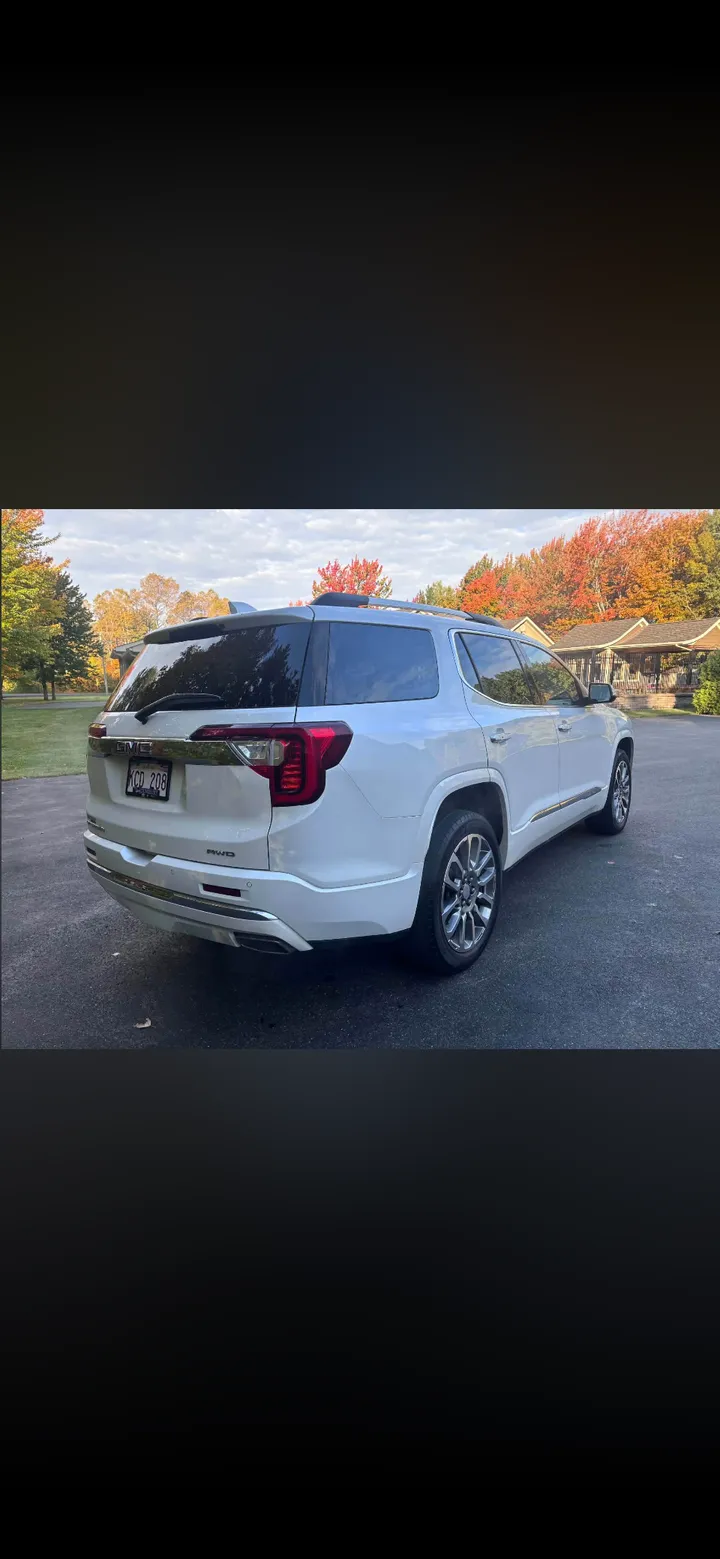 2023 Gmc Acadia Denali Image