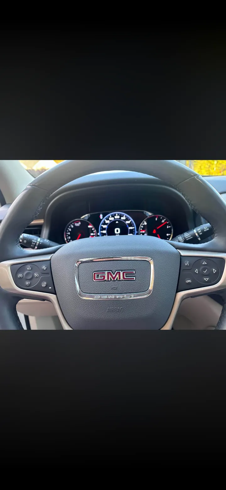 2023 Gmc Acadia Denali Image