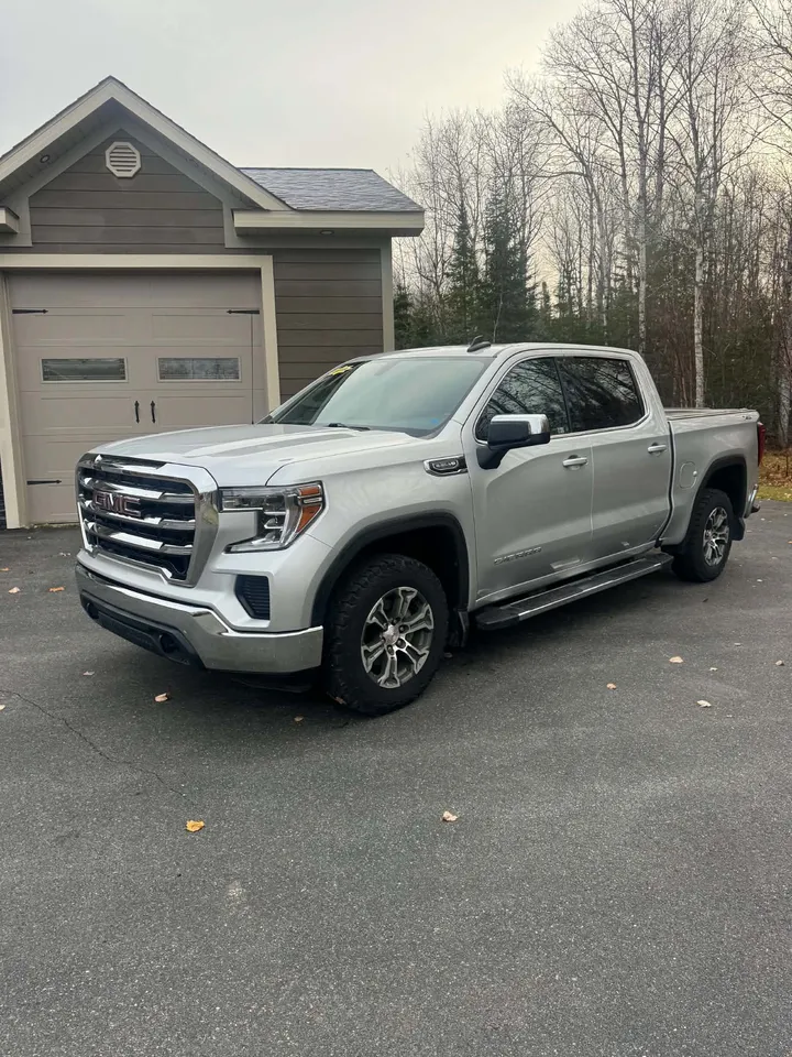 2019 Gmc Sierra SLE Image