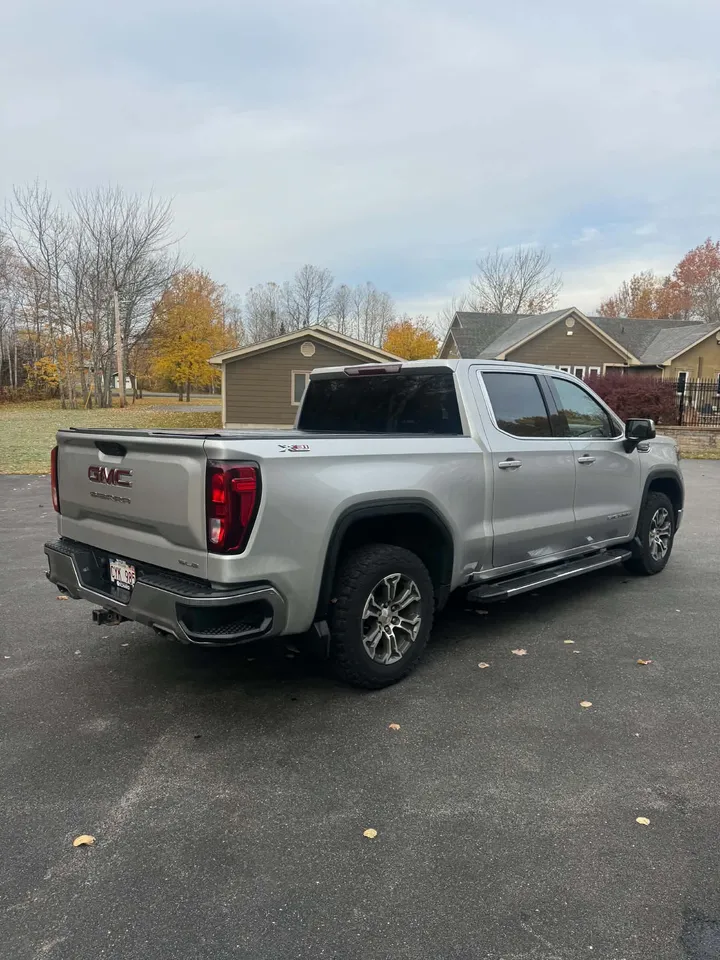 2019 Gmc Sierra SLE Image
