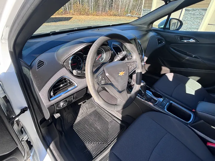 2019 Chevrolet Cruze Image