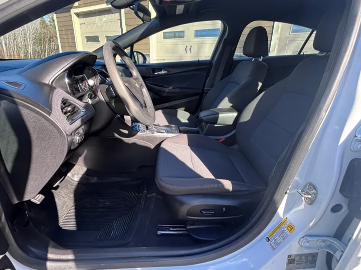 2019 Chevrolet Cruze Image