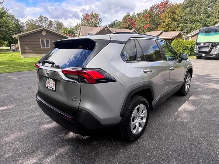 2021 Toyota Rav 4 LE Image