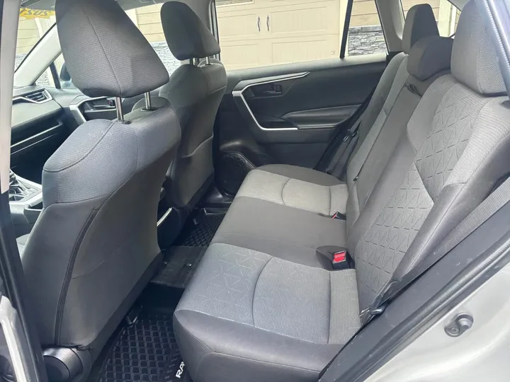 2021 Toyota Rav 4 LE Image