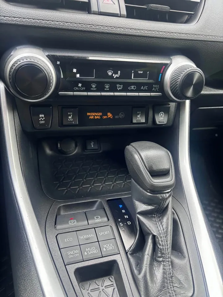 2021 Toyota Rav 4 LE Image